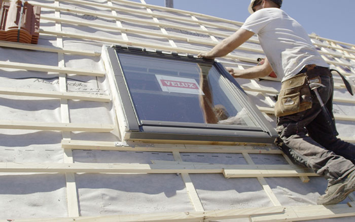 Pose de Velux à Rueil-Malmaison (92500)  - Jean-Paul Clodomire Couverture intervient dans les Hauts-de-Seine (92)